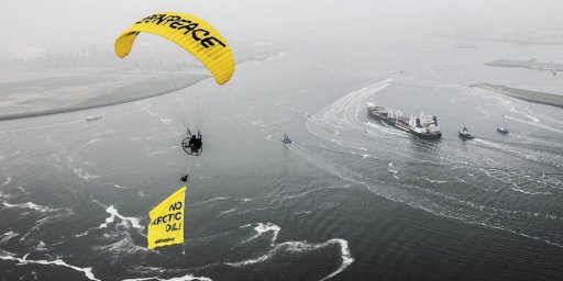 Парамоторист из Greenpeace получил 6 месяцев условно